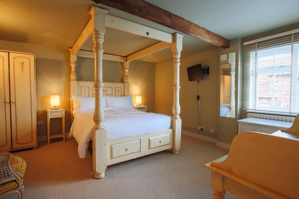 Fantinos Bed & Breakfast เทิร์สก์ ภายนอก รูปภาพ