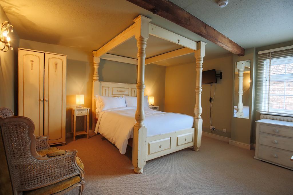 Fantinos Bed & Breakfast เทิร์สก์ ภายนอก รูปภาพ