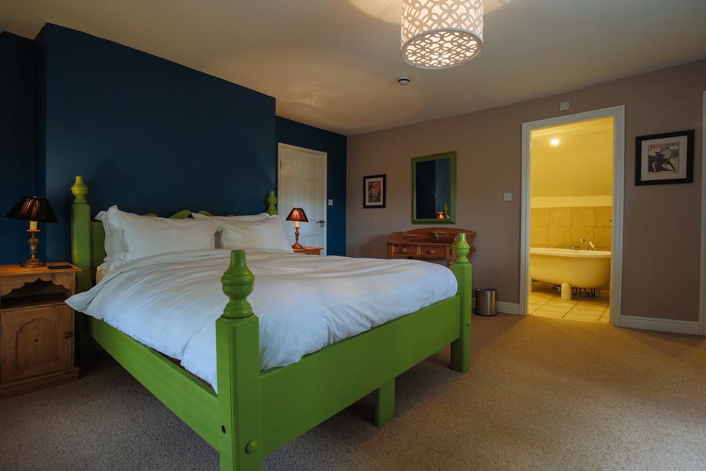 Fantinos Bed & Breakfast เทิร์สก์ ภายนอก รูปภาพ