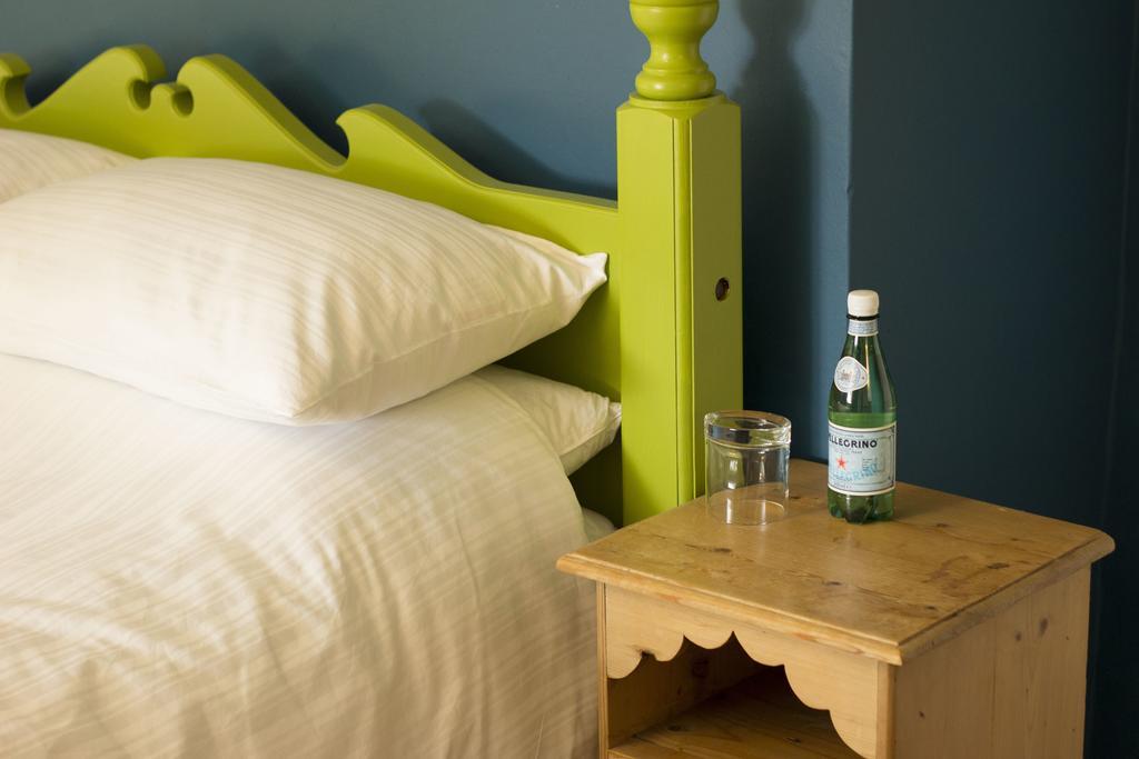 Fantinos Bed & Breakfast เทิร์สก์ ห้อง รูปภาพ
